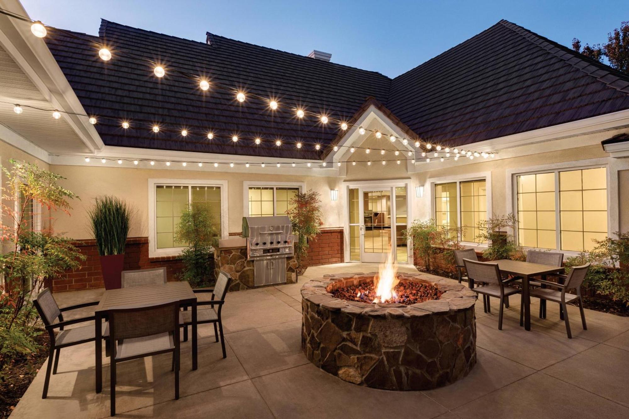 Residence Inn Sacramento Фолсом Экстерьер фото