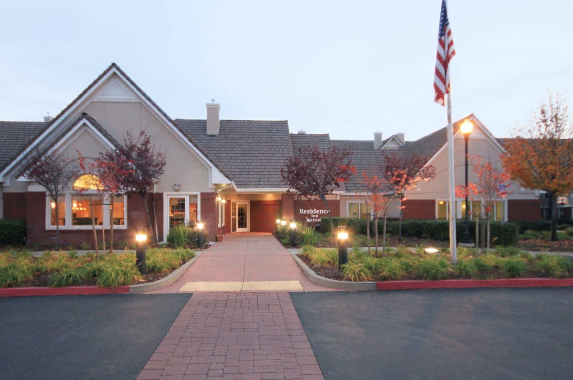 Residence Inn Sacramento Фолсом Экстерьер фото